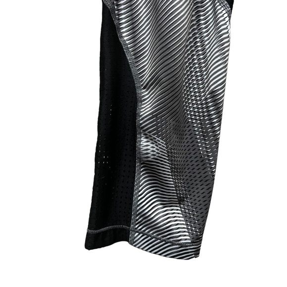 Nike Pro Small Hypercool Frequency Legging Pant Workout Y - Picture 8 of 9